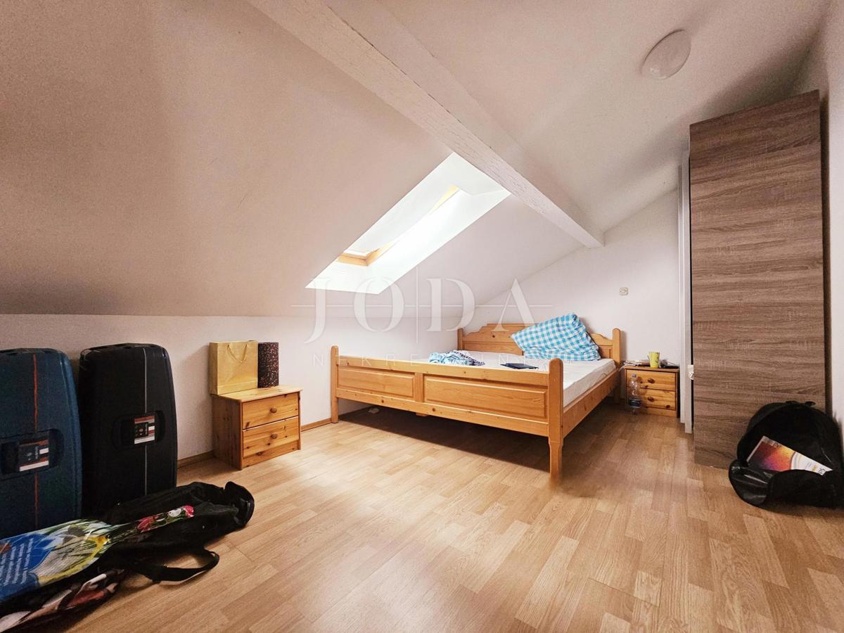 Samostojna hiša s tremi apartmaji, pogled morje - Malinska