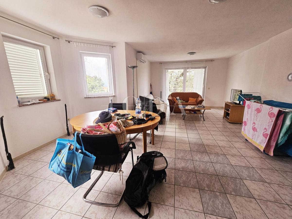 Samostojna hiša s tremi apartmaji, pogled morje - Malinska