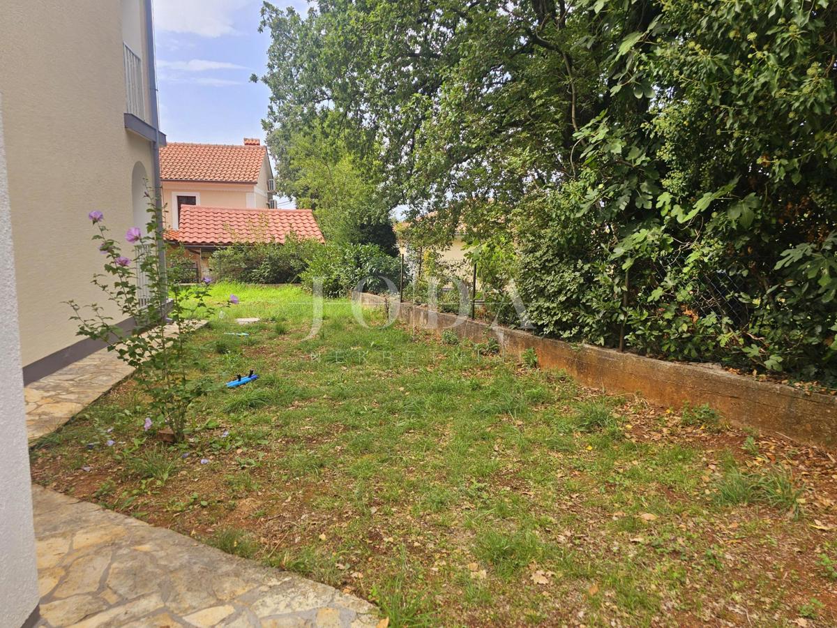 Samostojna hiša s tremi apartmaji, pogled morje - Malinska