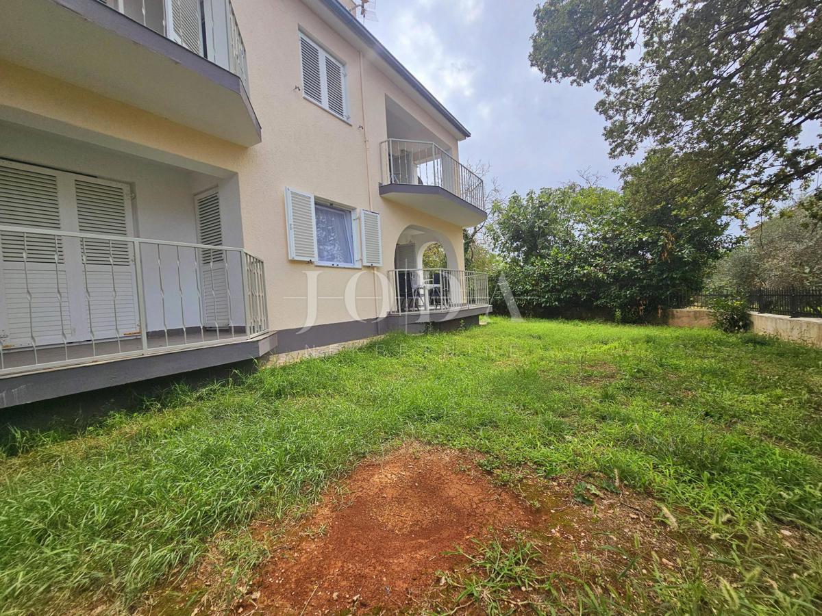 Samostojna hiša s tremi apartmaji, pogled morje - Malinska