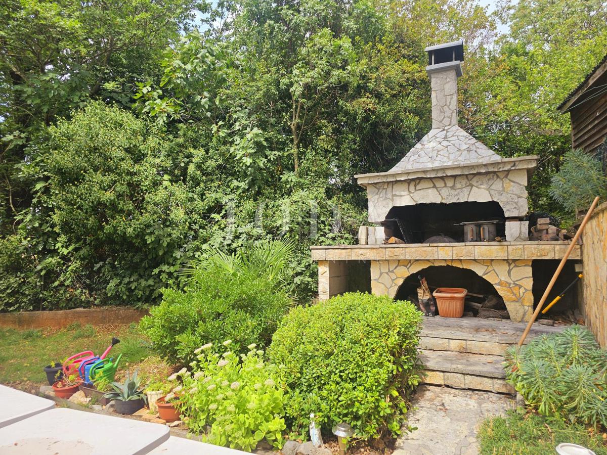 Samostojna hiša s tremi apartmaji, pogled morje - Malinska