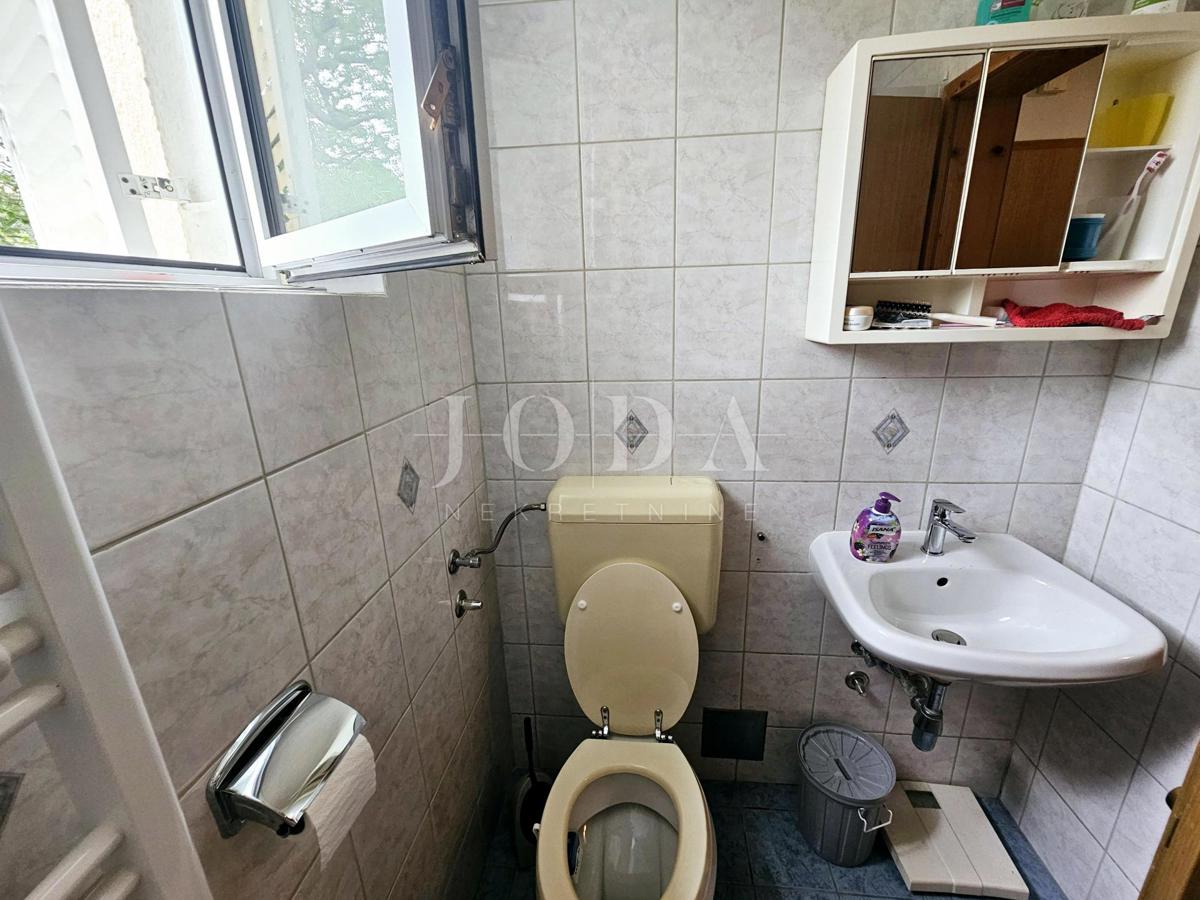 Samostojna hiša s tremi apartmaji, pogled morje - Malinska