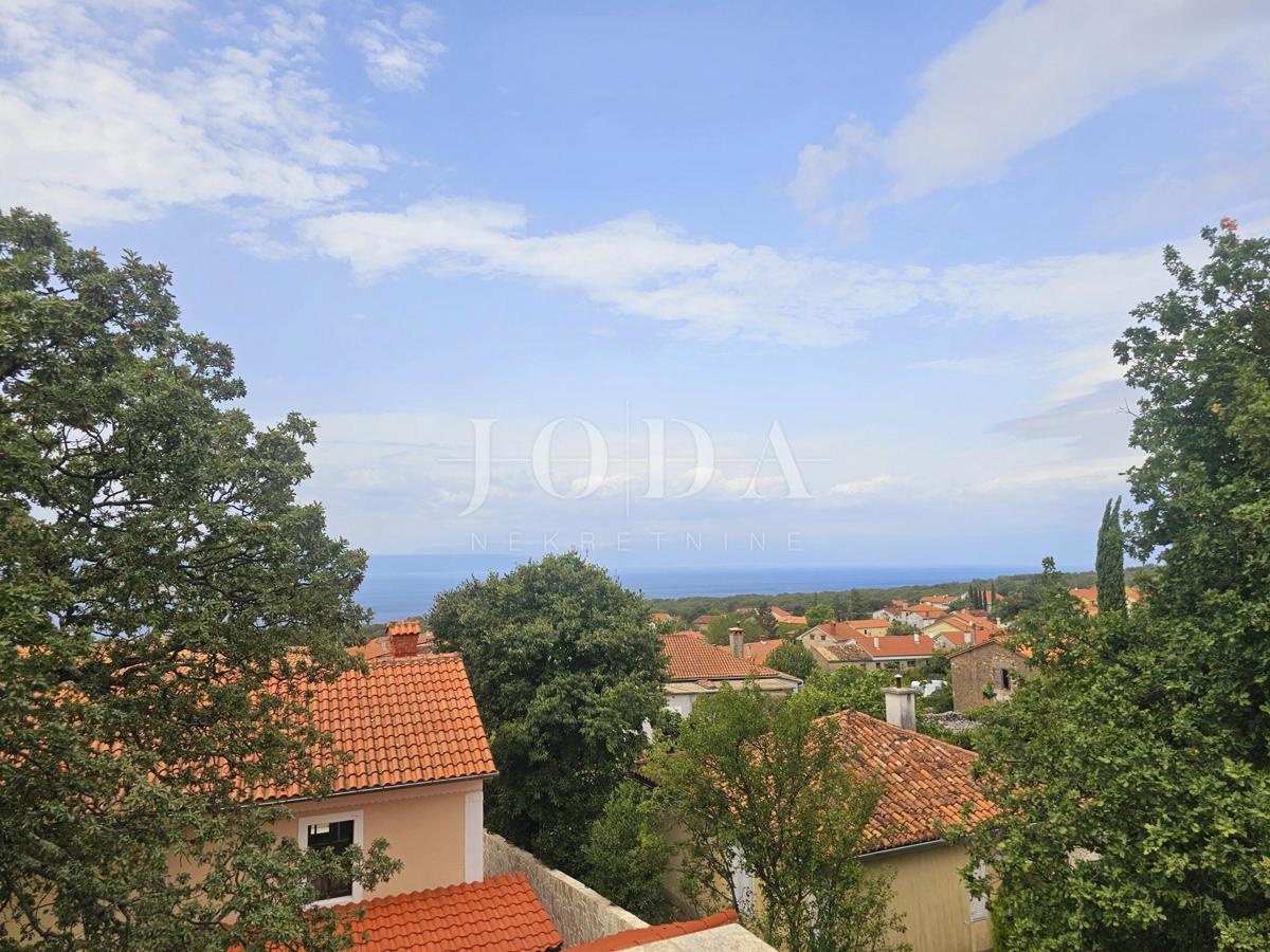 Samostojna hiša s tremi apartmaji, pogled morje - Malinska