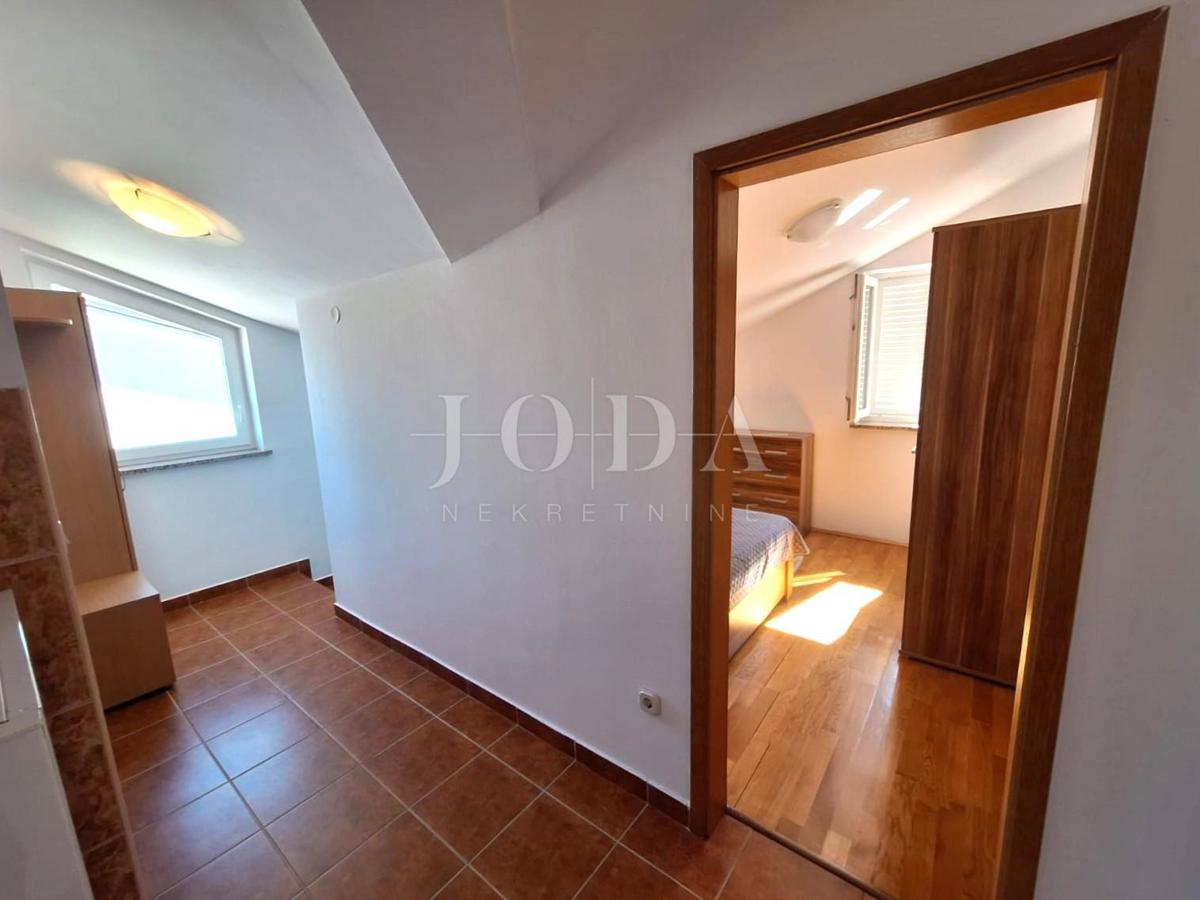 Dva apartmaja v Malinski, vrt, opremljeno!