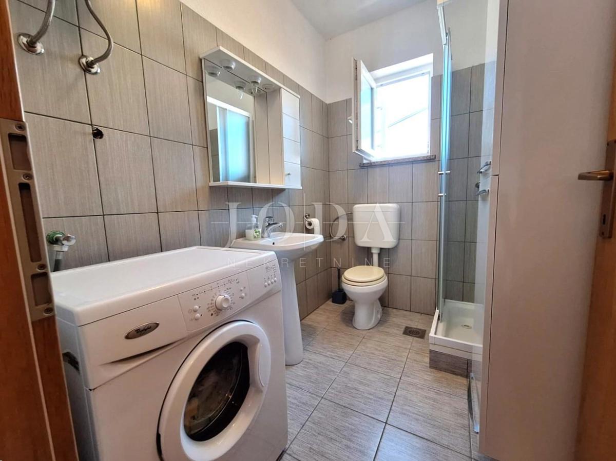 Dva apartmaja v Malinski, vrt, opremljeno!