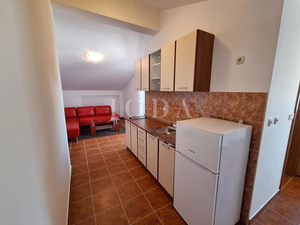 Dva apartmaja v Malinski, vrt, opremljeno!