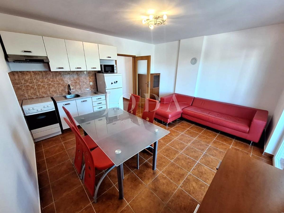 Dva apartmaja v Malinski, vrt, opremljeno!