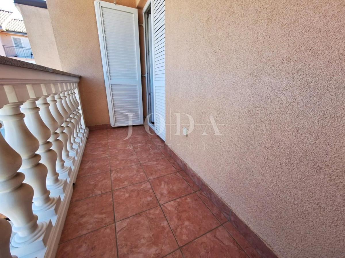 Dva apartmaja v Malinski, vrt, opremljeno!