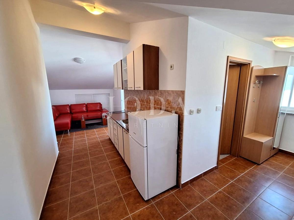 Dva apartmaja v Malinski, vrt, opremljeno!