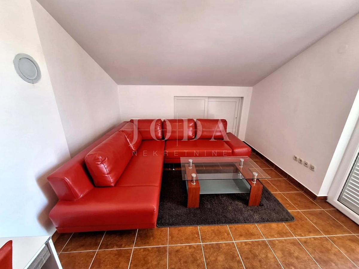 Dva apartmaja v Malinski, vrt, opremljeno!