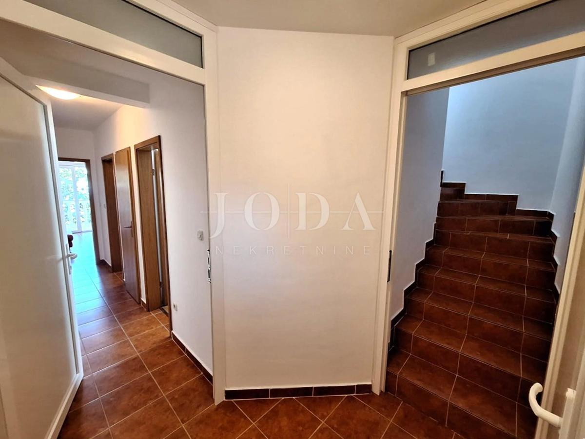 Dva apartmaja v Malinski, vrt, opremljeno!