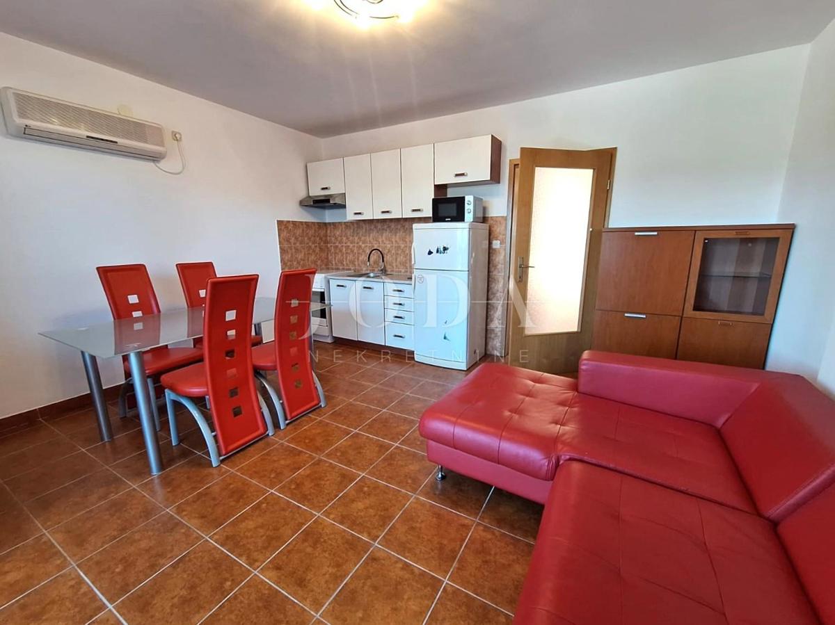 Dva apartmaja v Malinski, vrt, opremljeno!