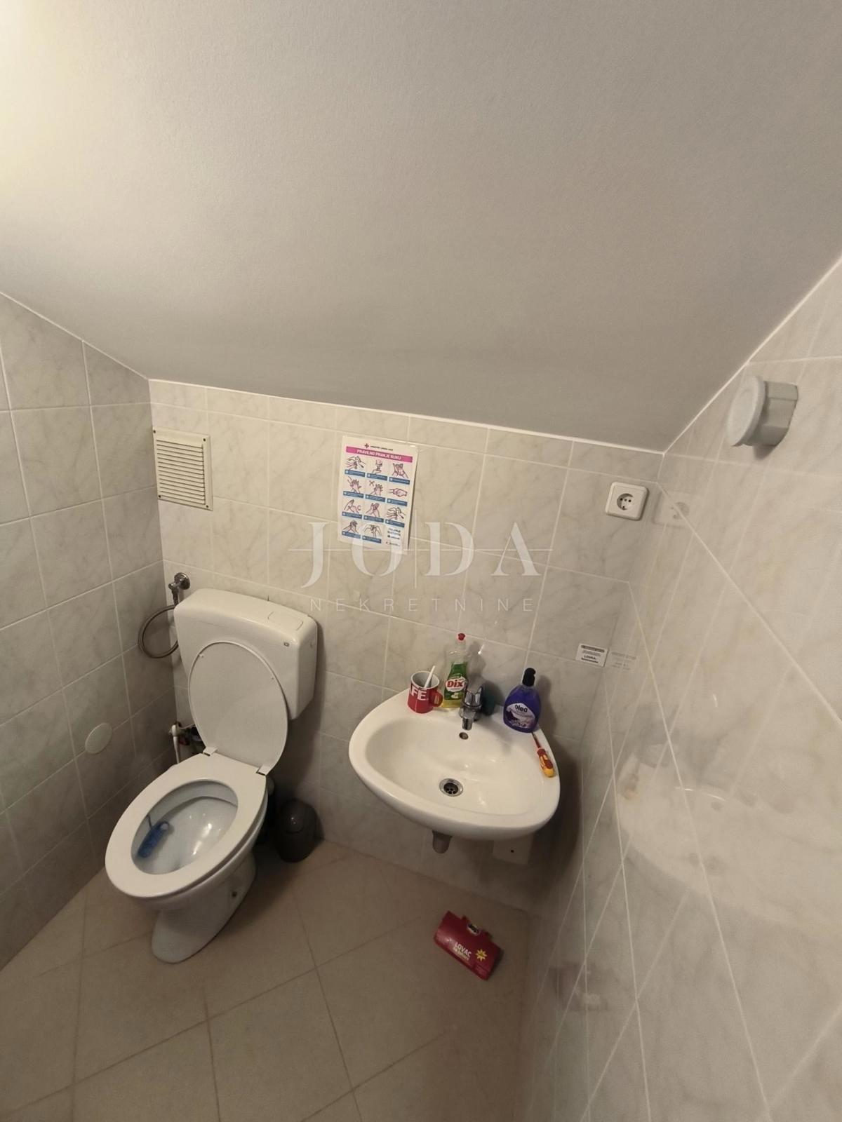 Poslovni prostori na odlični lokaciji v Novem Vinodolskem