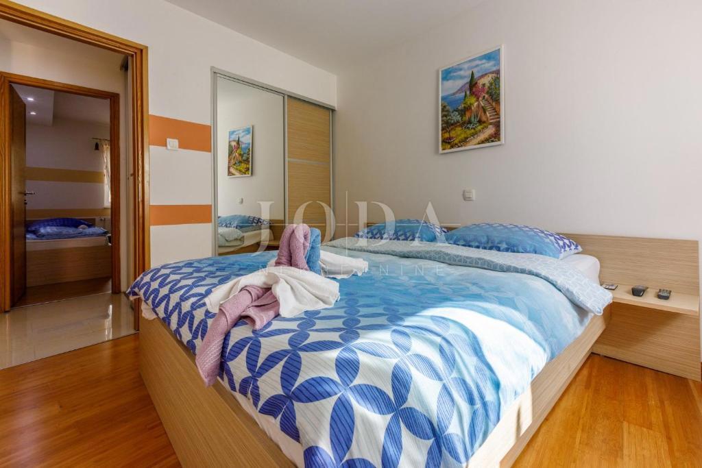 Hiša z bazenom in strešno teraso v Bribirju – Idealna za turistični najem | Kvarner