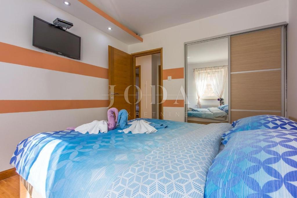 Hiša z bazenom in strešno teraso v Bribirju – Idealna za turistični najem | Kvarner