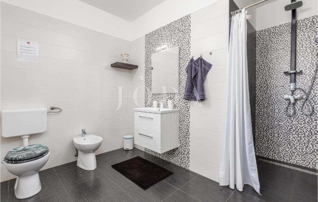 Hiša Marčana, 299m2