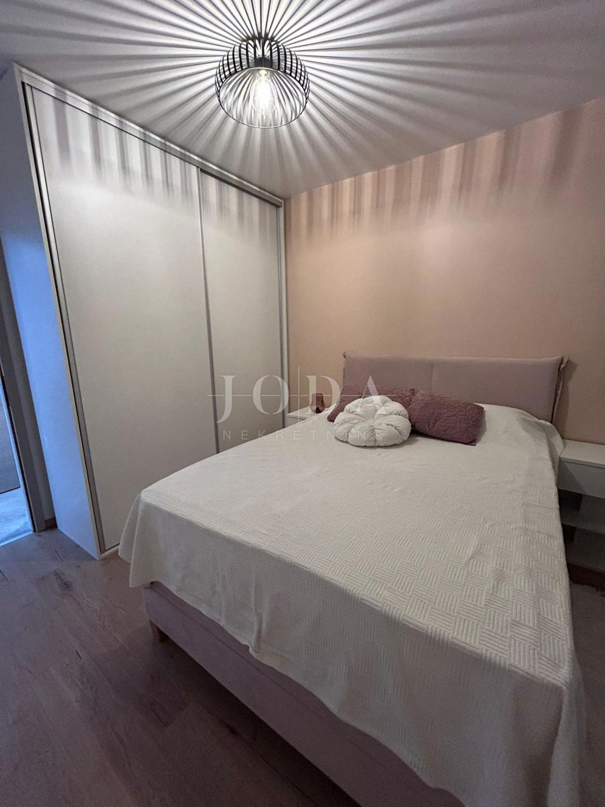 Hiša Barić Draga, Karlobag, 74m2