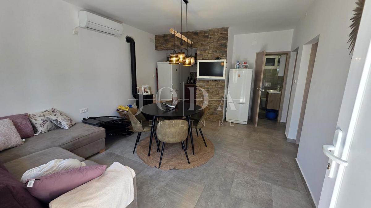 Hiša Barić Draga, Karlobag, 74m2