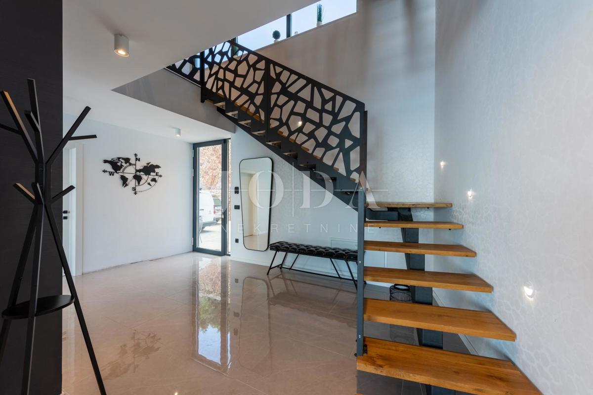 Hiša Crikvenica, 160m2