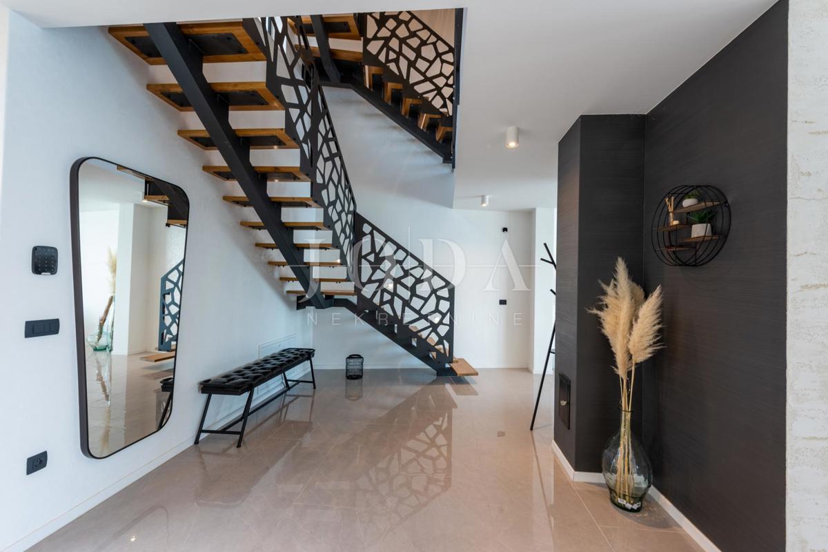 Hiša Crikvenica, 160m2