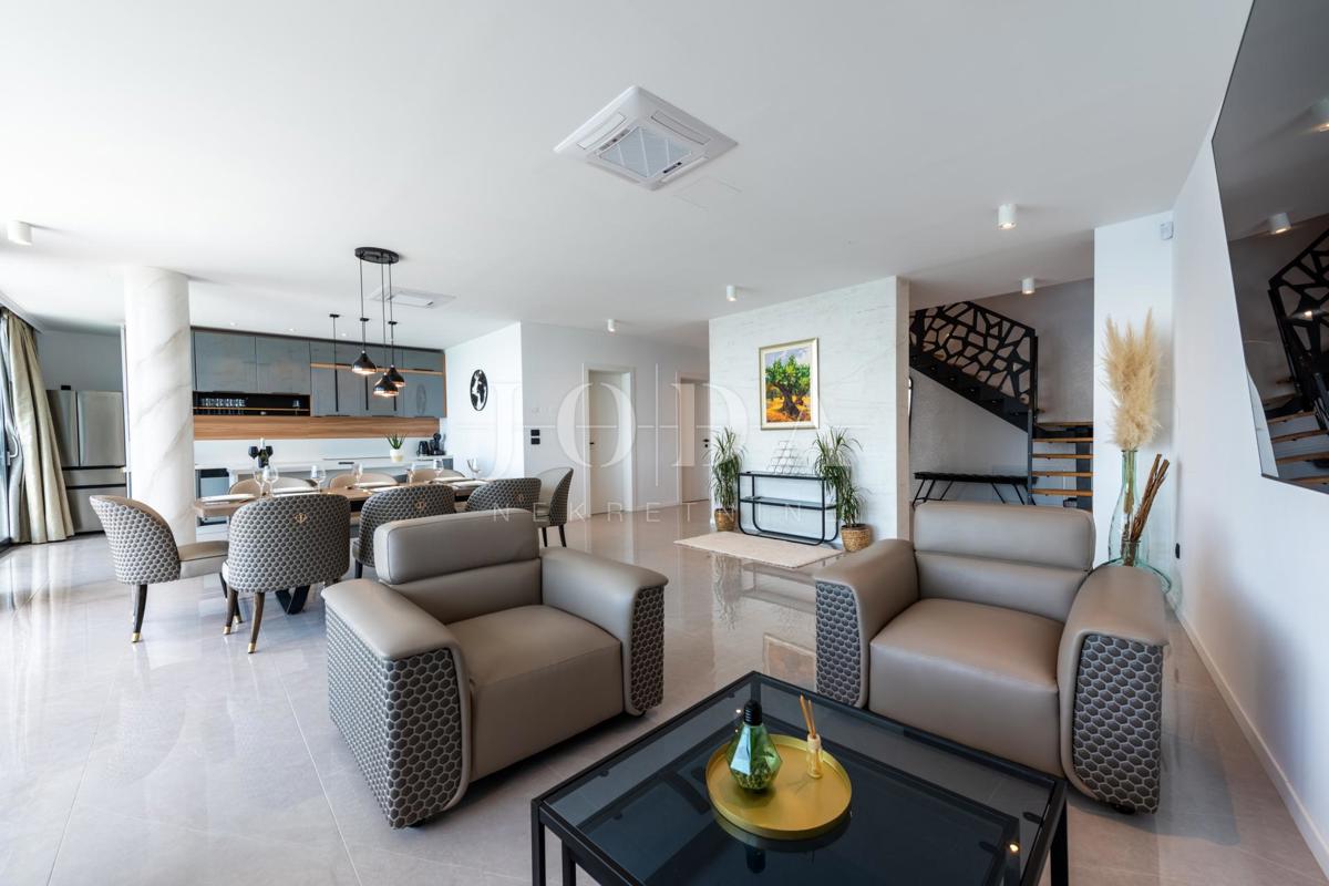Hiša Crikvenica, 160m2