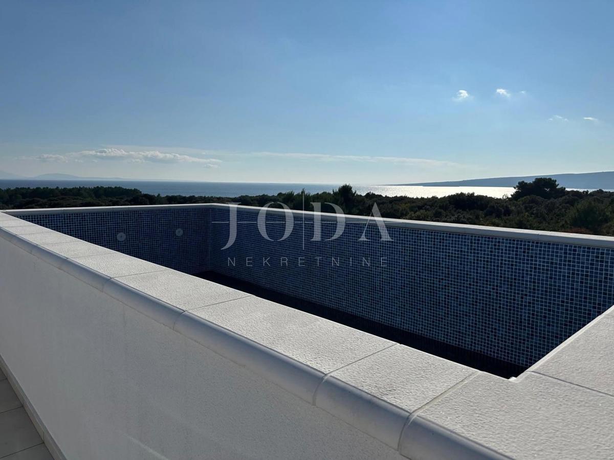 Apartma z bazenom in strešno teraso, novogradnja, otok Krk