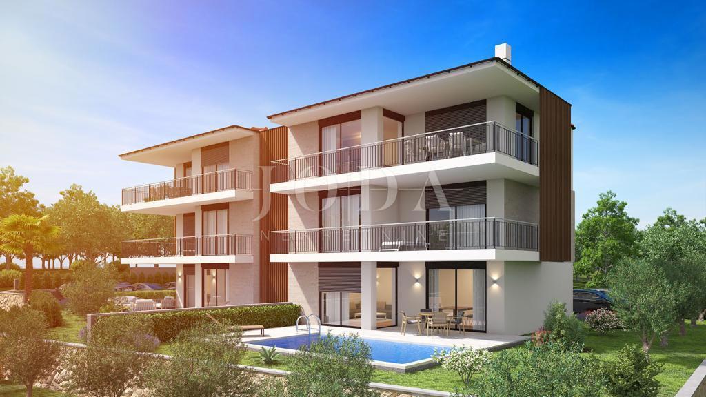 Njivice - dvonadstropni apartma v bližini plaže