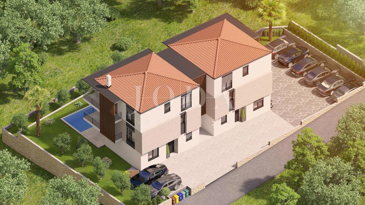 Njivice - dvonadstropni apartma v bližini plaže
