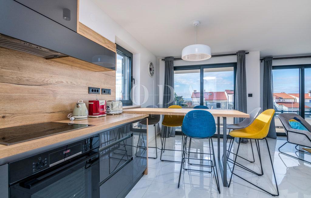 Punat - apartma v pritličju z bazenom in vrtom