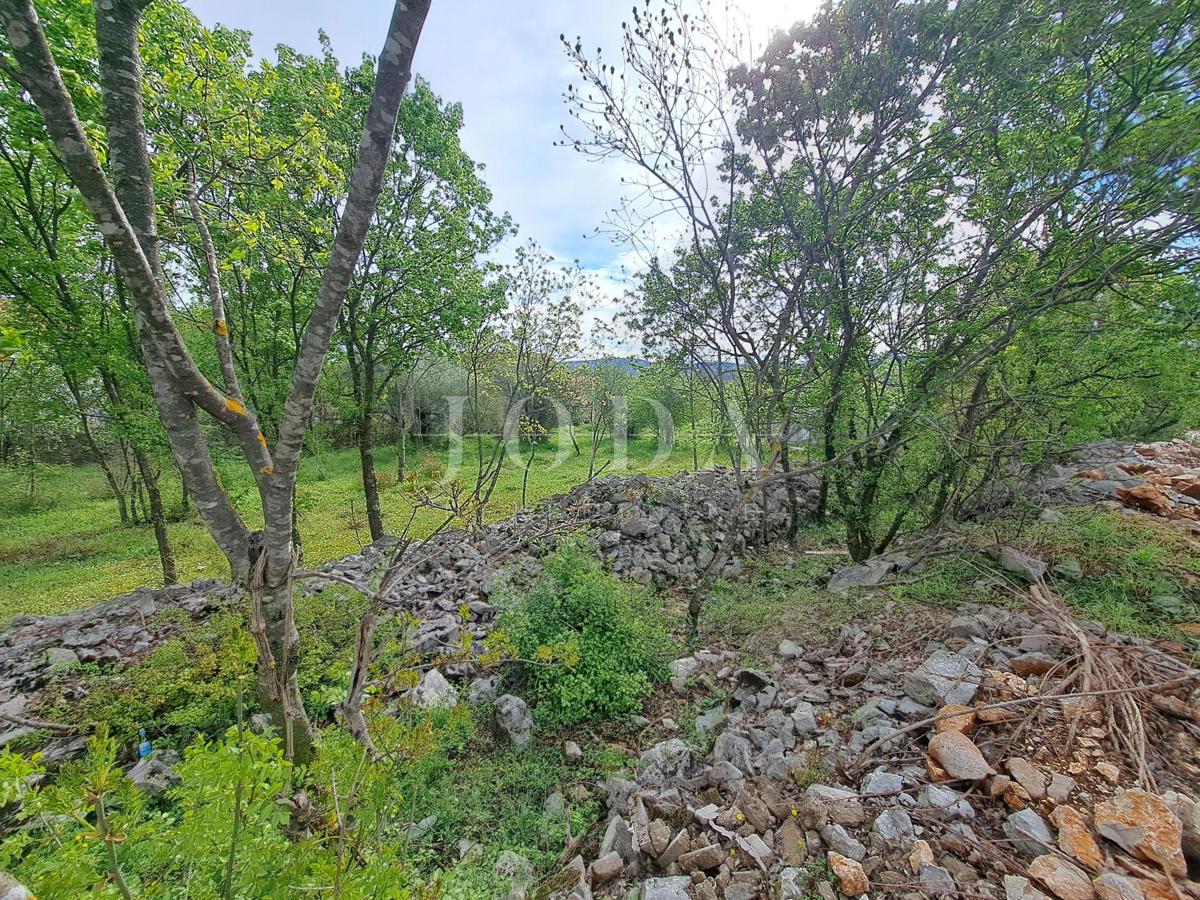 Mesto Krk – okolica, gradbeno zemljišče na mirni lokaciji