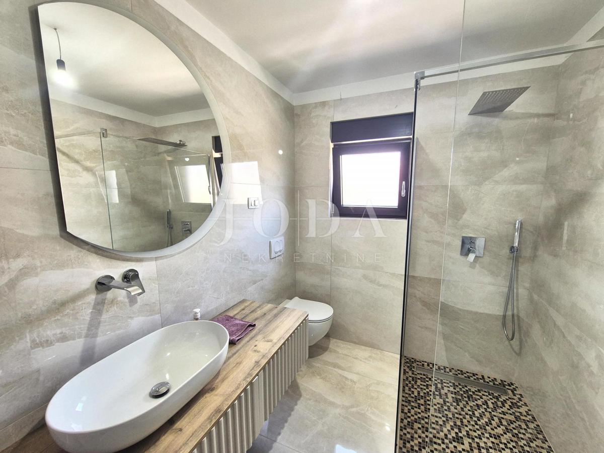 Apartma s prekrasnim pogledom na morje v Malinski