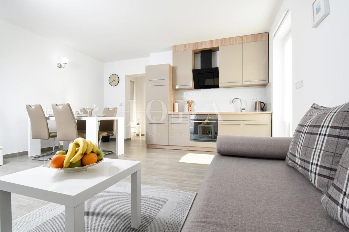 Lepo urejena hiša z vrtom na dobri lokaciji