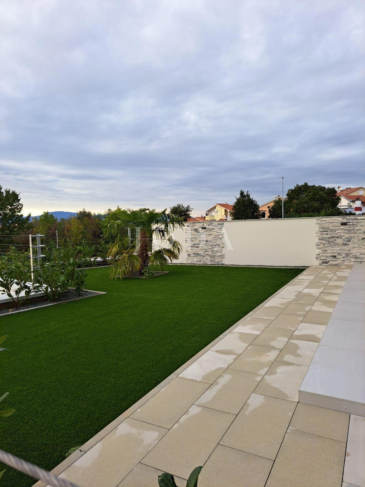 Novozgrajeni moderni apartmaji, Malinska - otok Krk