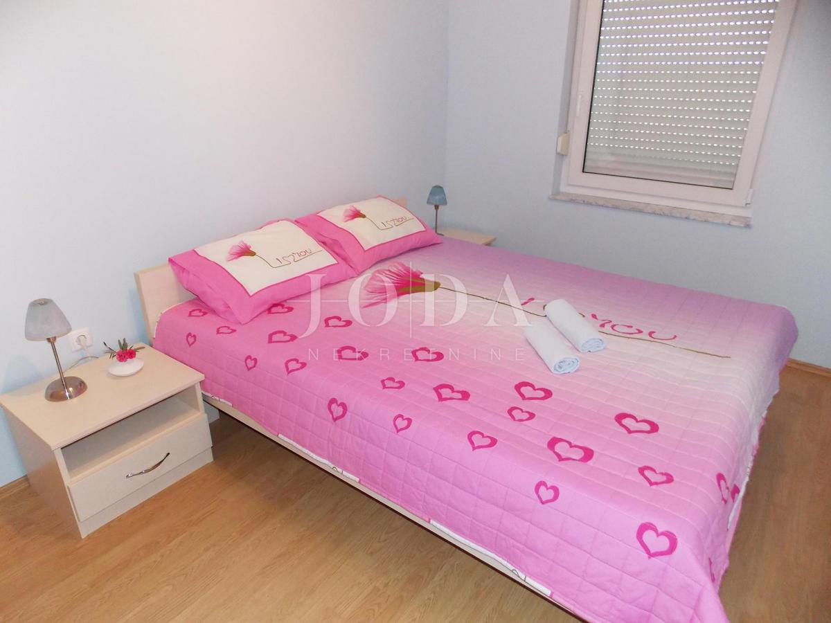 Apartmanska kuća sa šest opremljenih apartmana