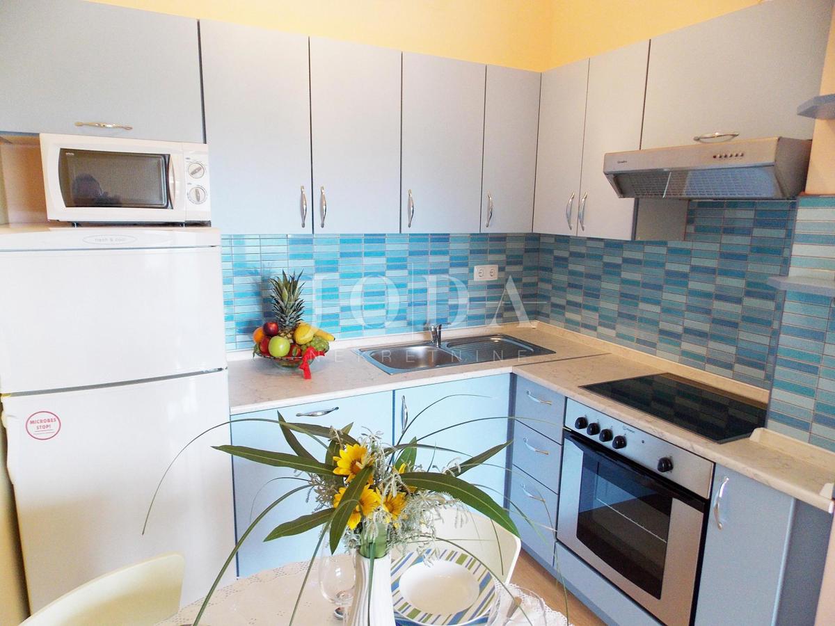 Apartmanska kuća sa šest opremljenih apartmana