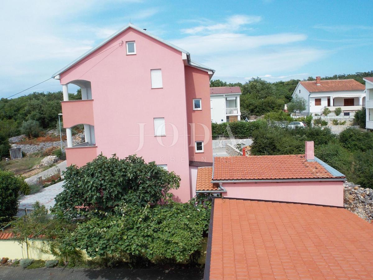 Apartmanska kuća sa šest opremljenih apartmana