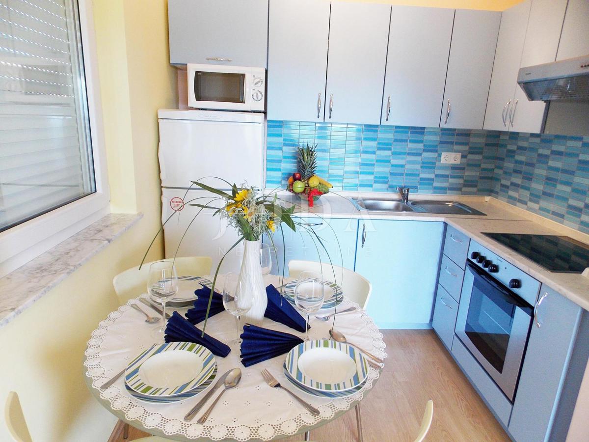 Apartmanska kuća sa šest opremljenih apartmana