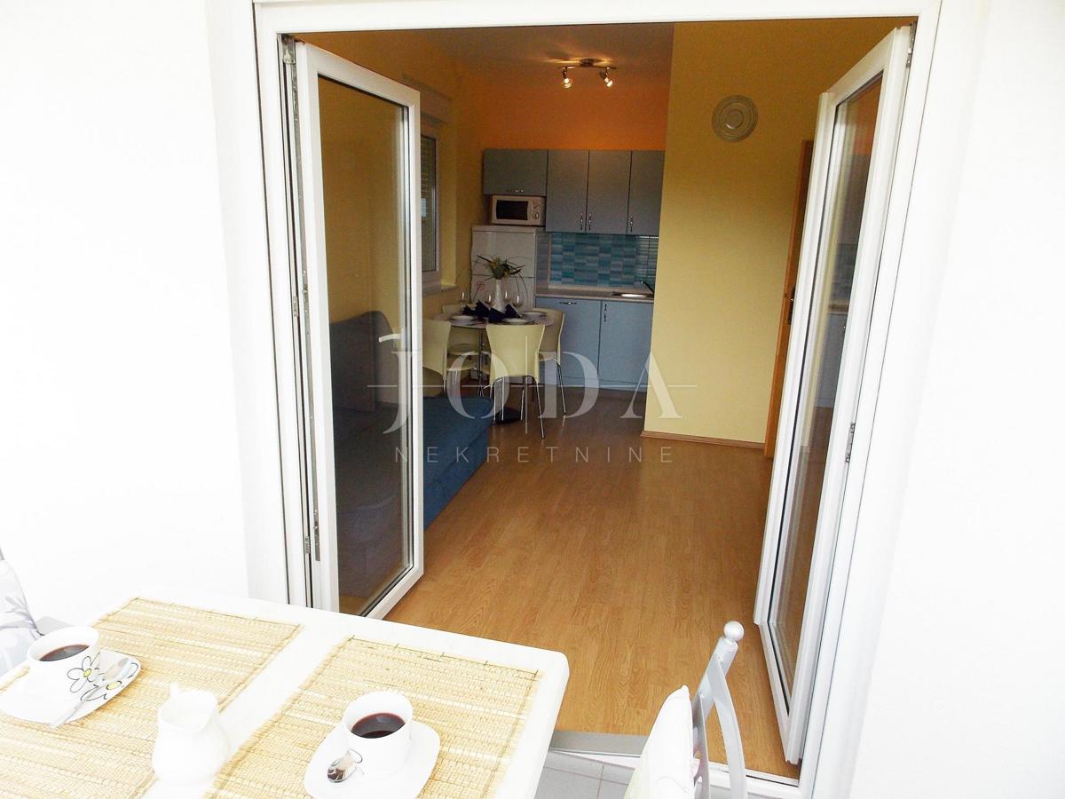 Apartmanska kuća sa šest opremljenih apartmana