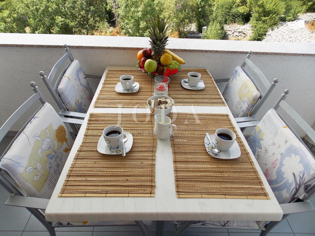 Apartmanska kuća sa šest opremljenih apartmana