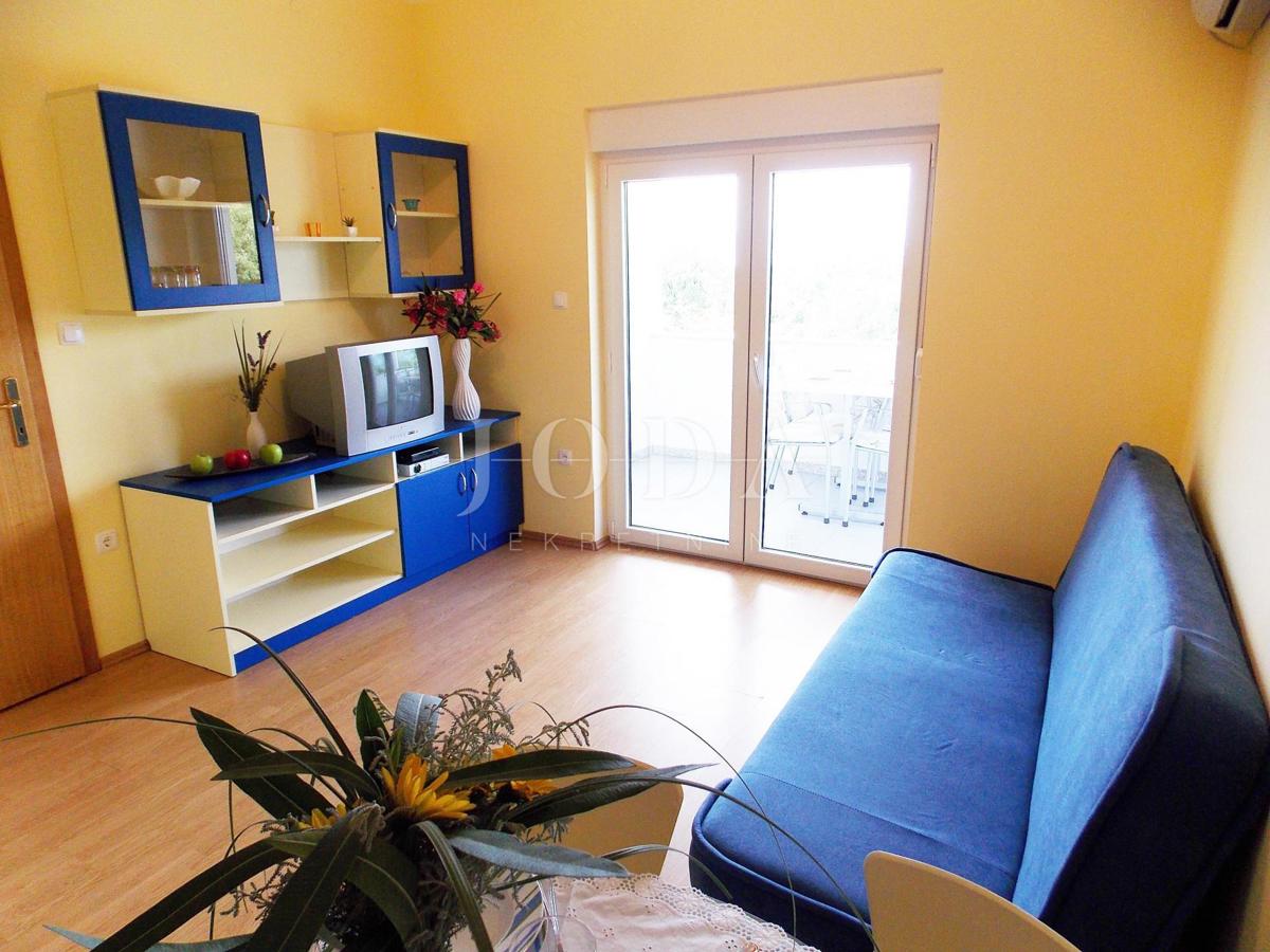 Apartmanska kuća sa šest opremljenih apartmana