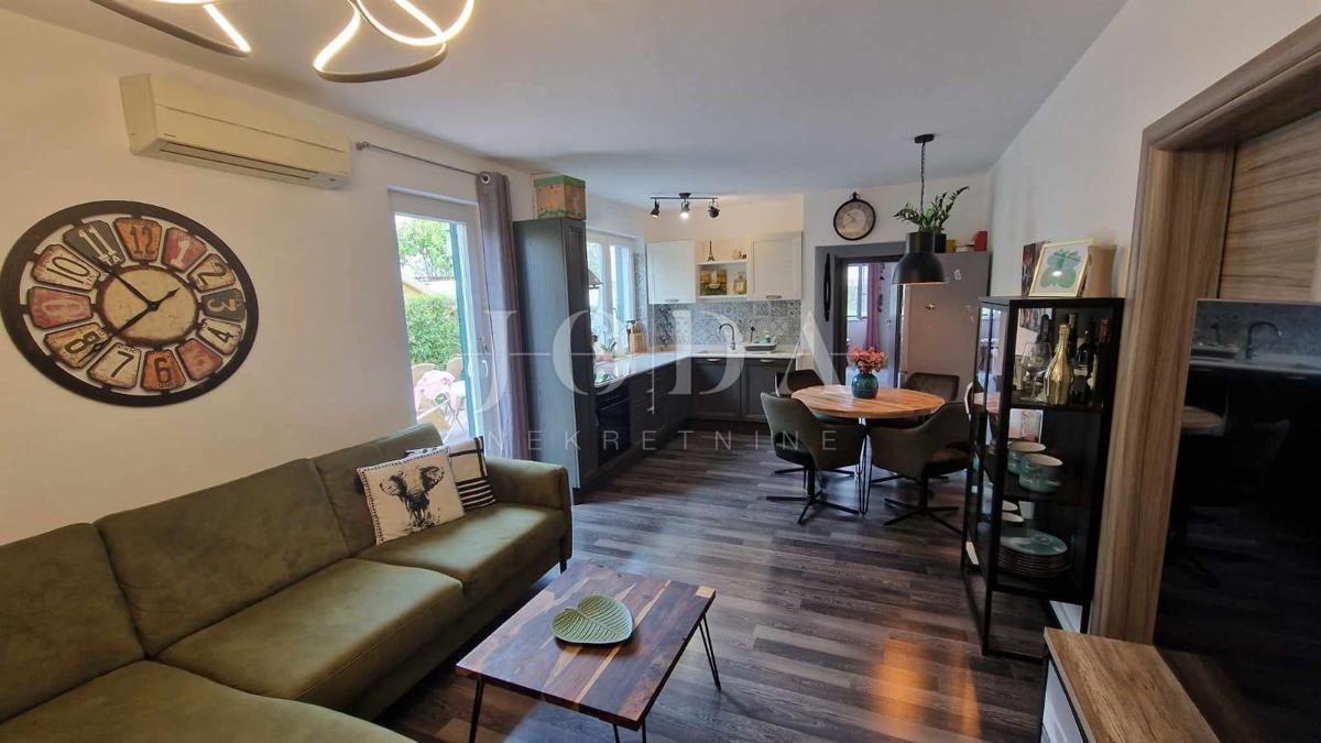 Krk - apartma v pritličju