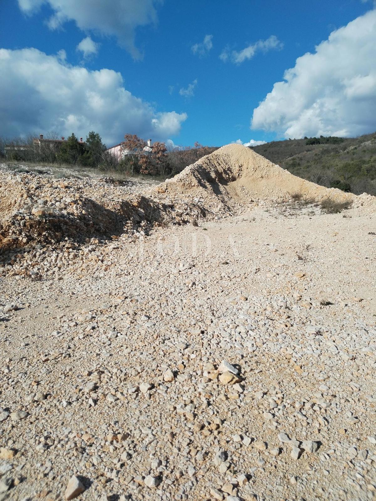 Zemljišče Rabac, Labin, 1.985m2