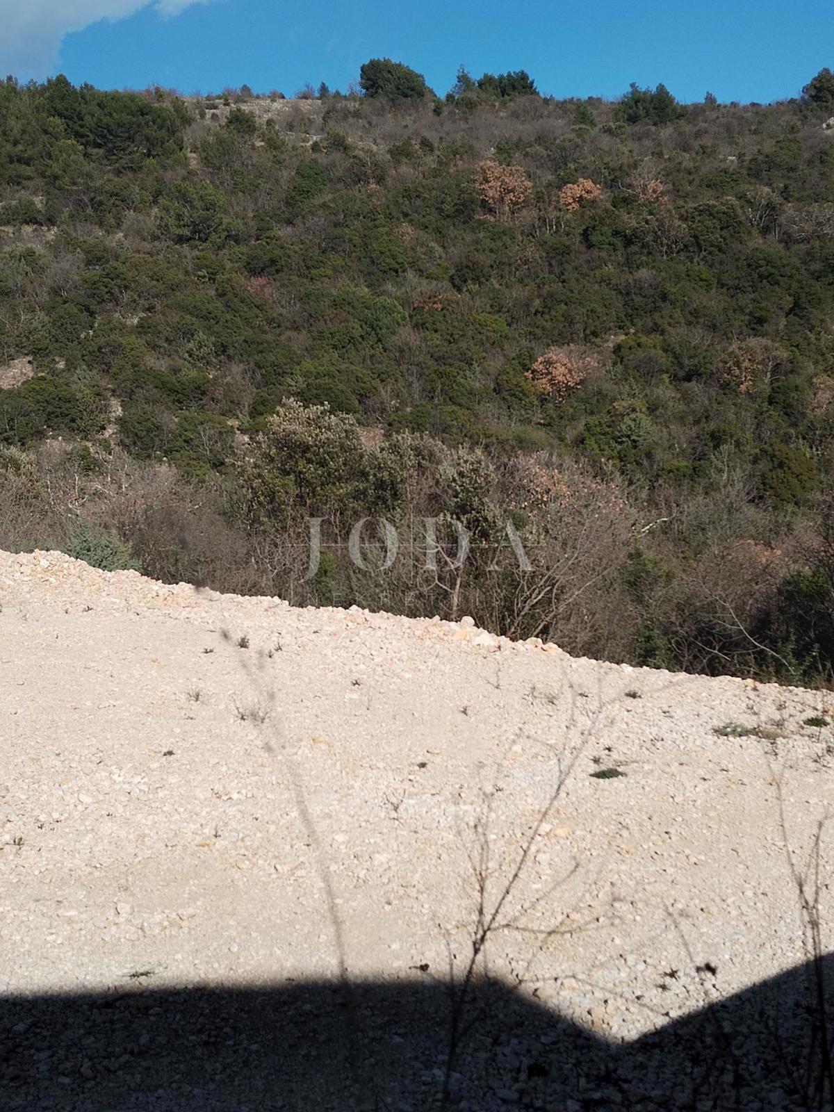 Zemljišče Rabac, Labin, 1.985m2