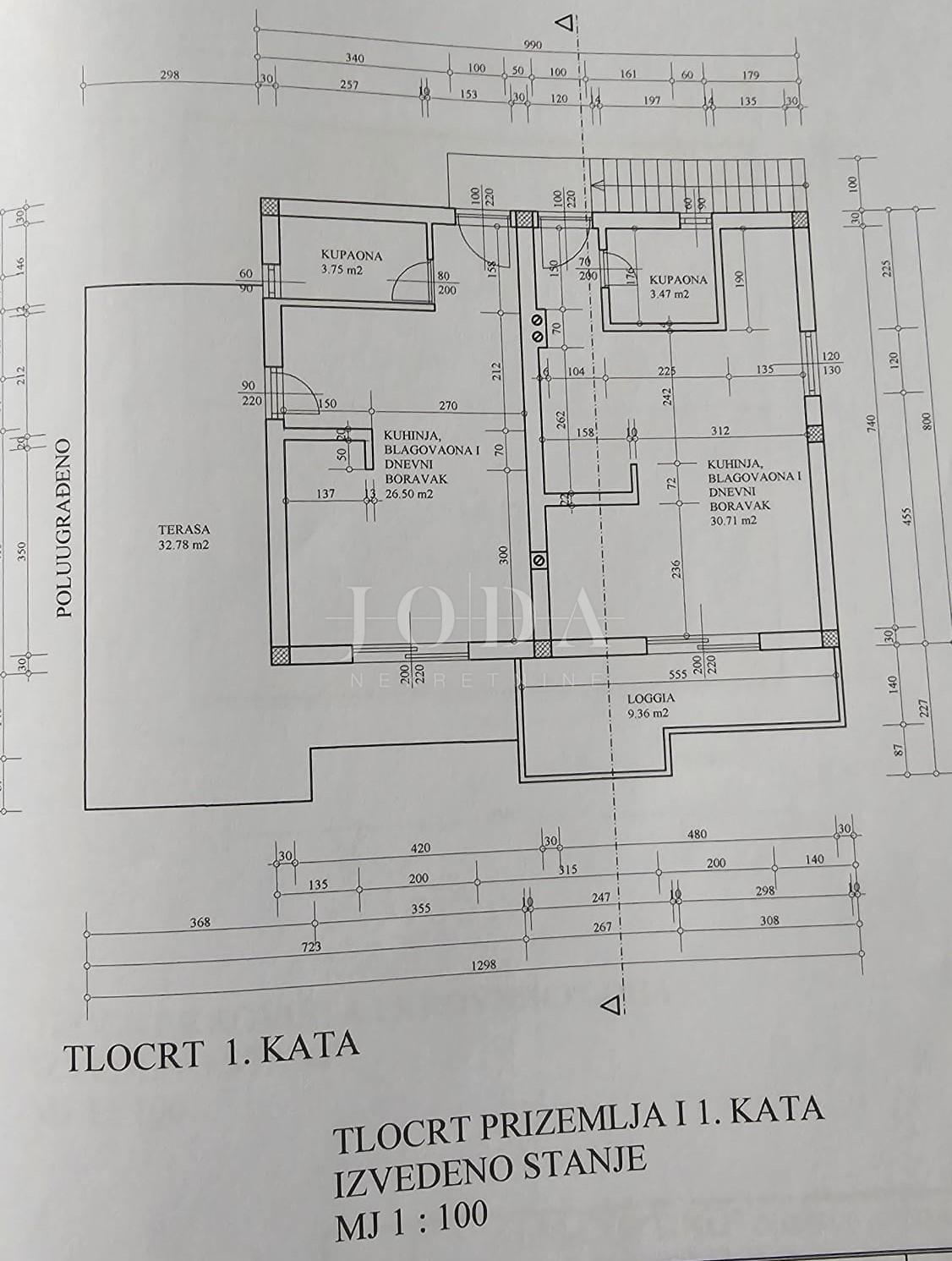 Hiša Jadranovo s štirimi stanovanji