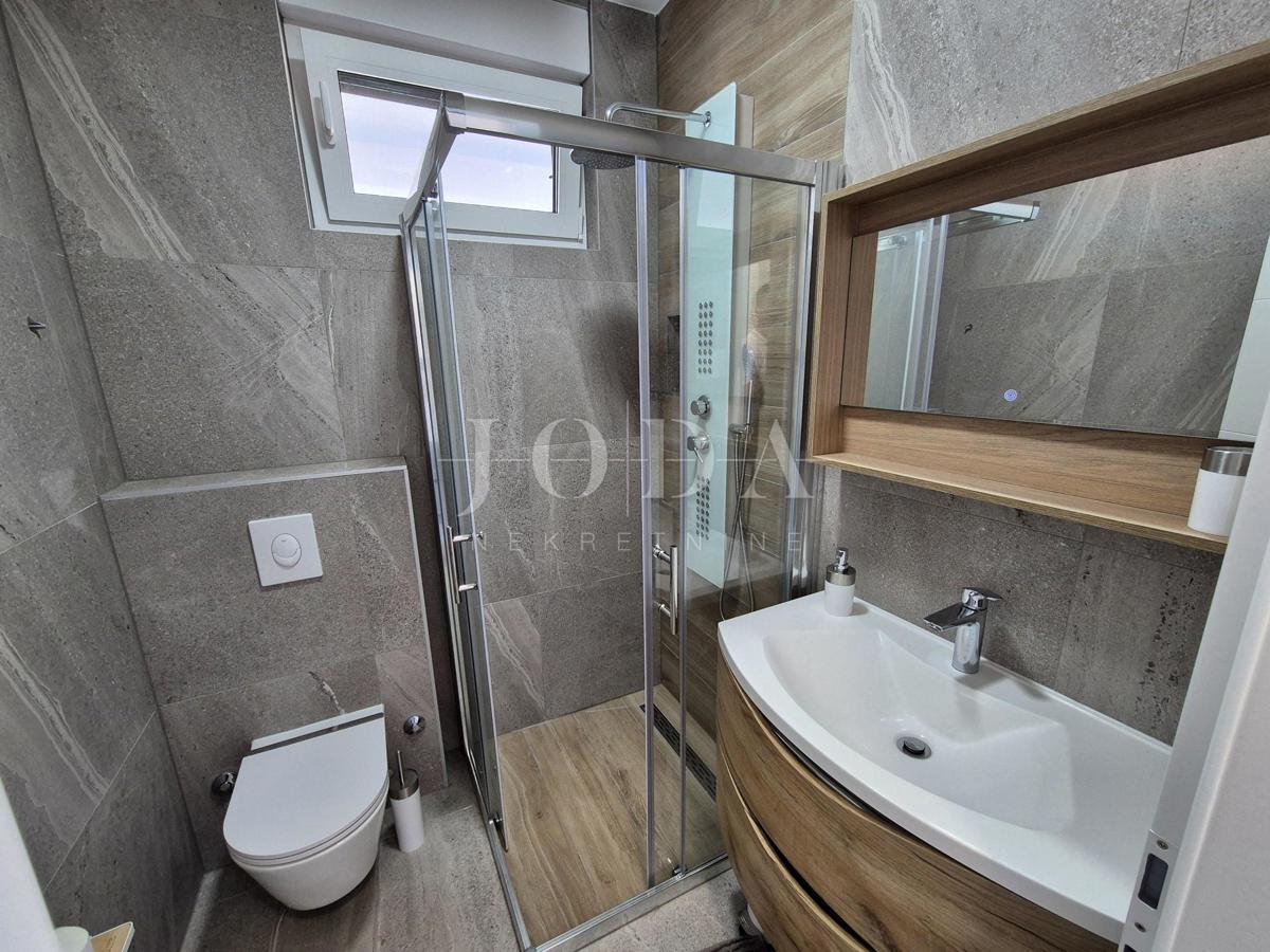 Malinska, opremljena  hiša z bazenom - novogradnja