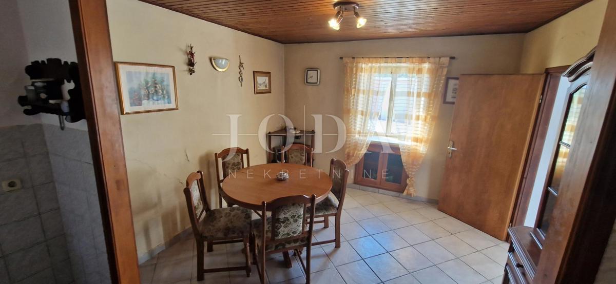 Očarljiva hiša s pogledom na morje v mirnem zaledju Crikvenice