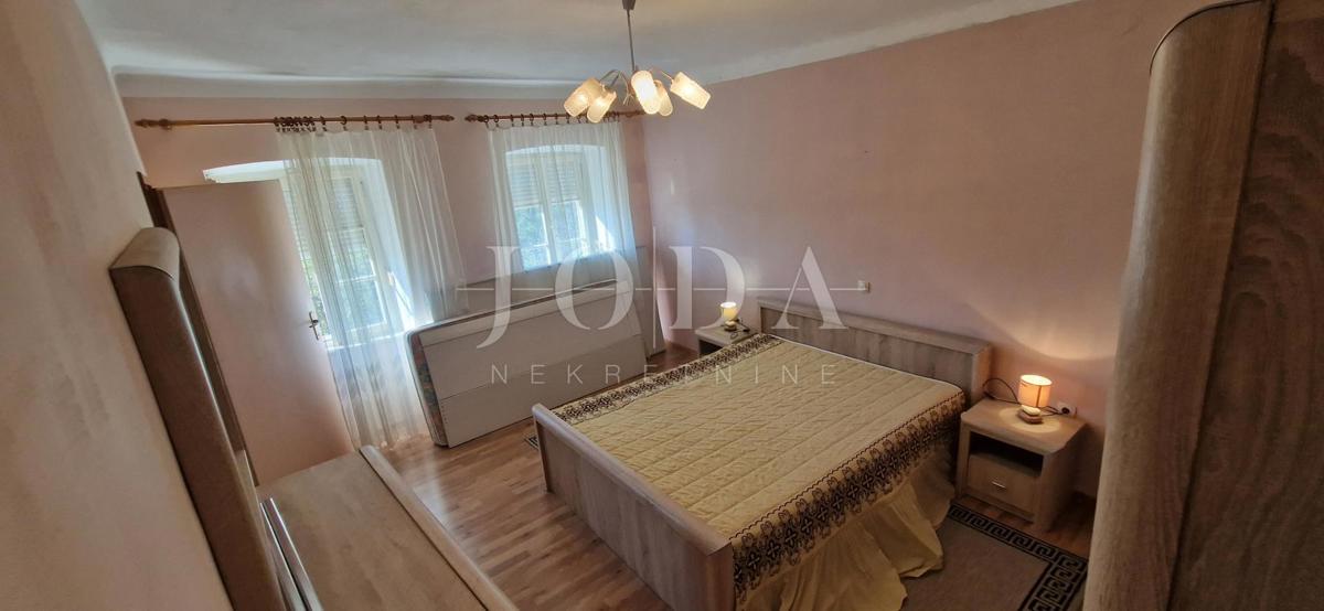 Očarljiva hiša s pogledom na morje v mirnem zaledju Crikvenice