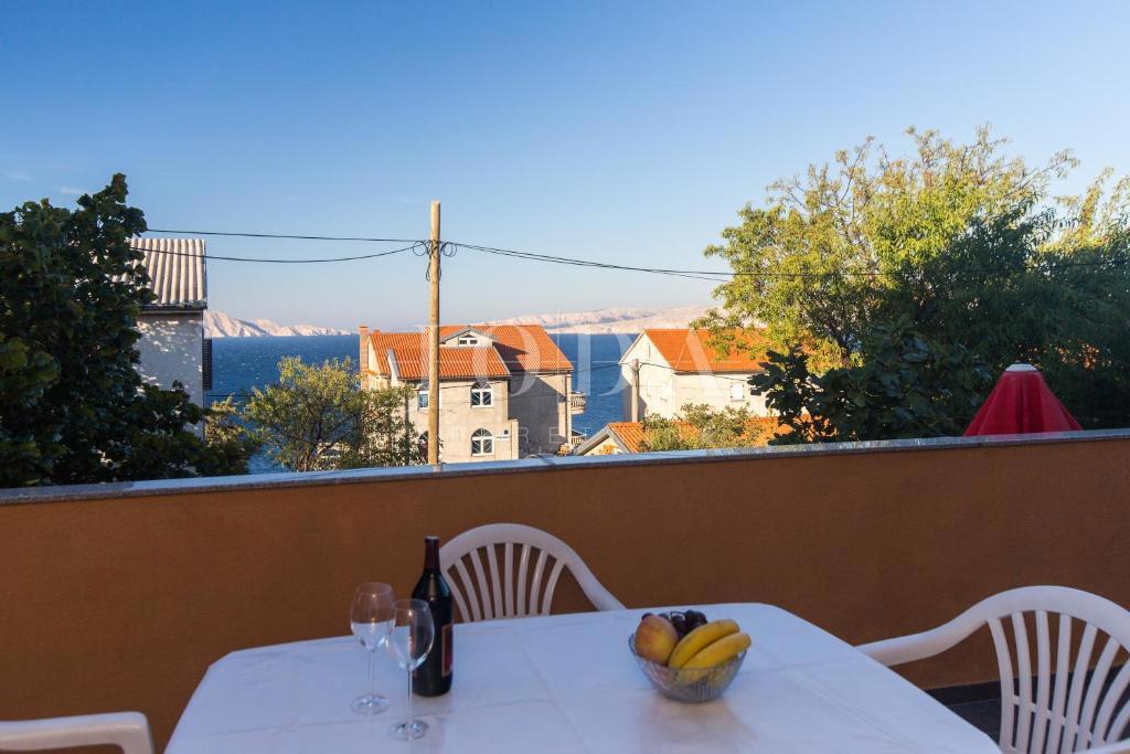 SENJ, hiša z dvema stanovanjema
