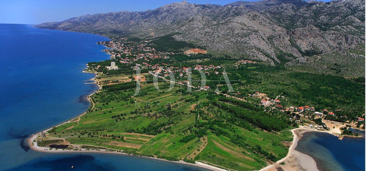 Gradbeno zemljišče 839m2 v Starigradu