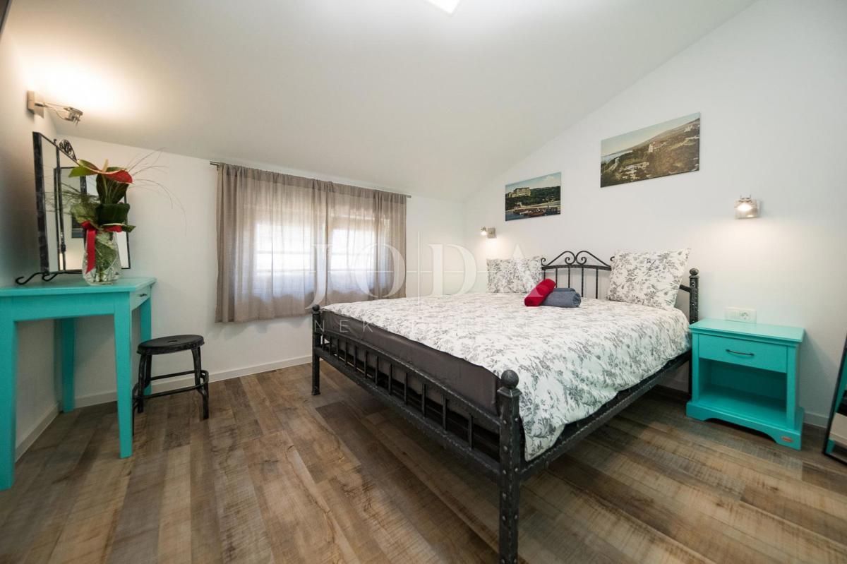 Crni mol apartma 50m od morja